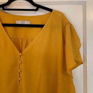 LOFT Plus Buttoned Petal Sleeve Top